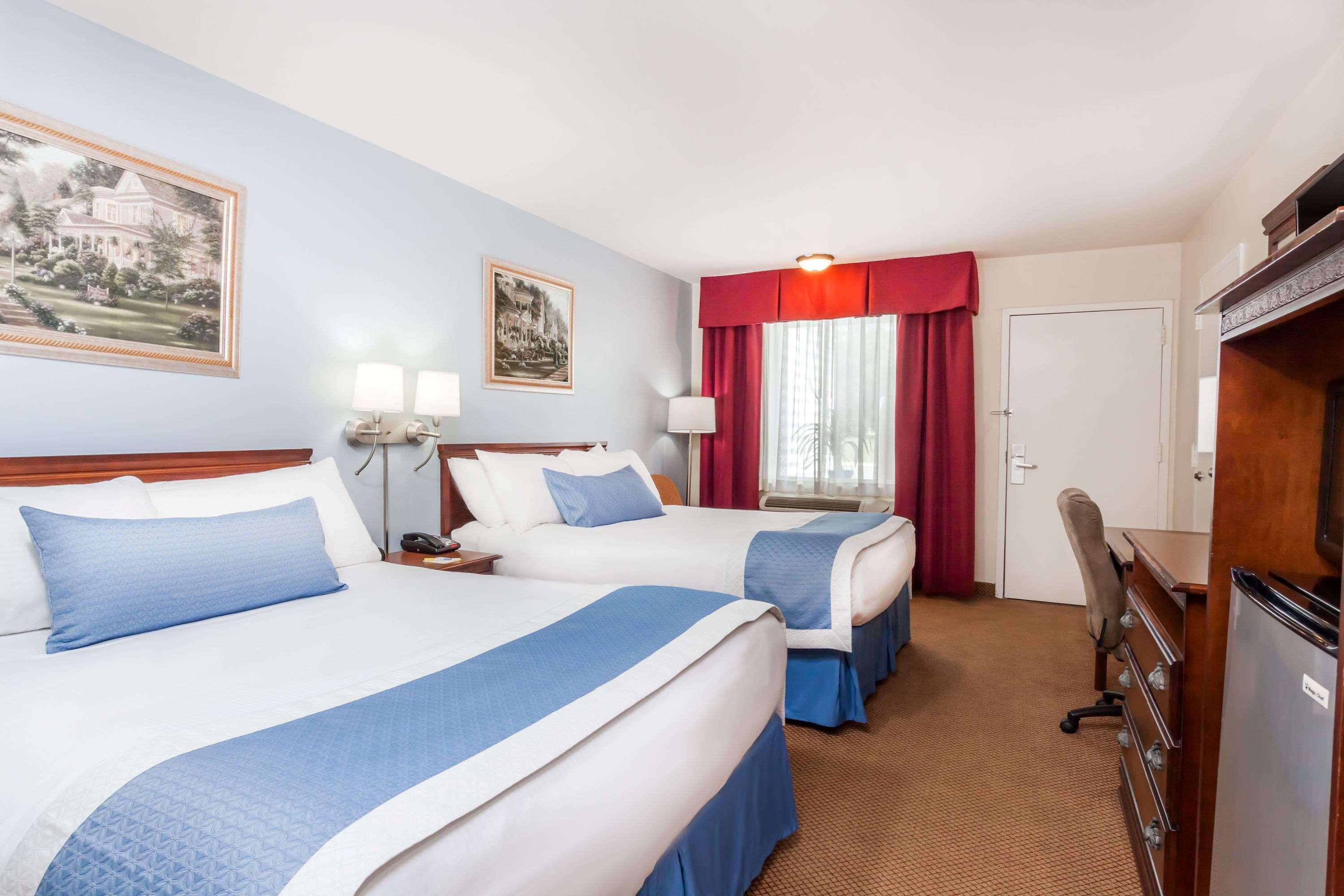 Days Inn By Wyndham Hampton Екстериор снимка