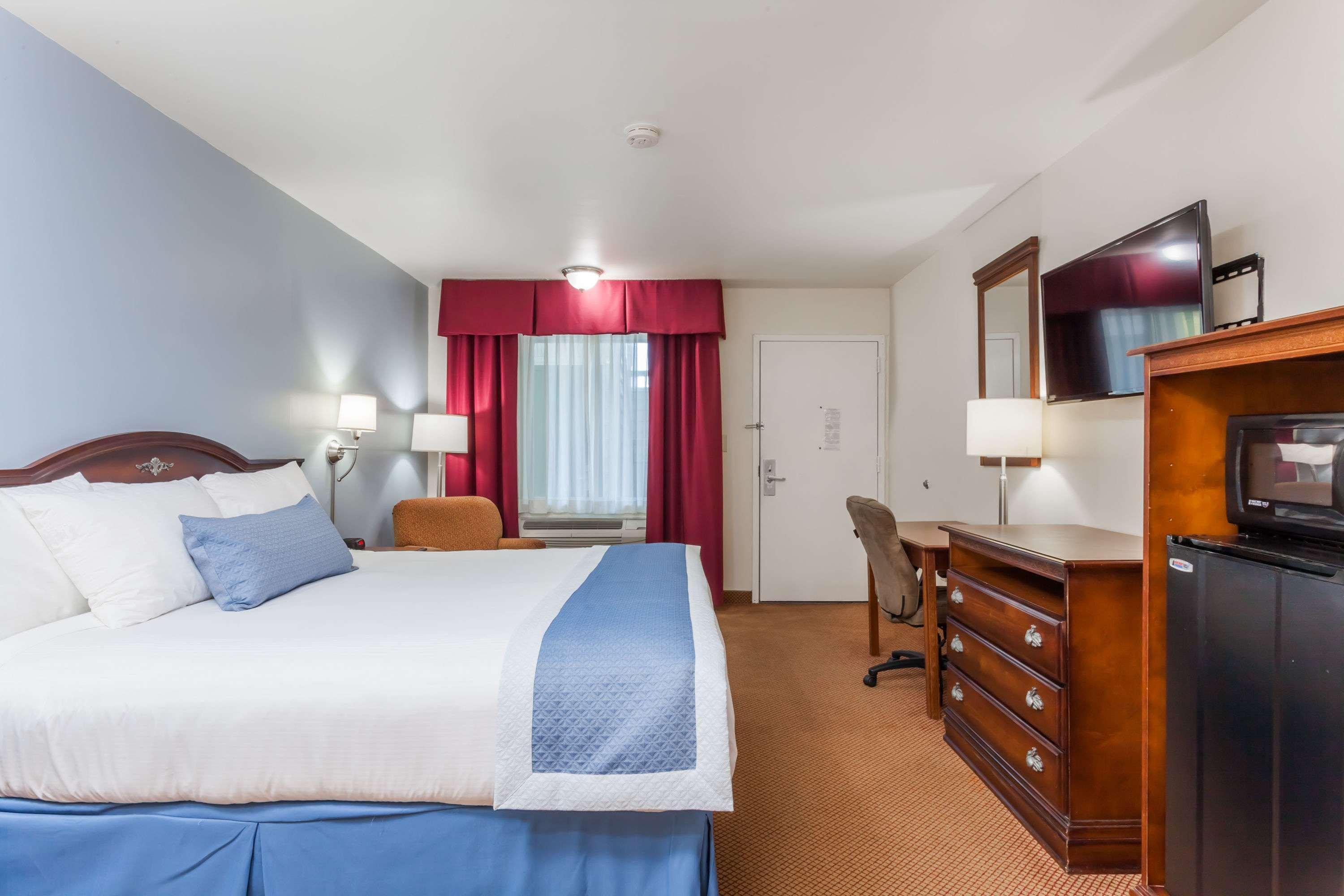 Days Inn By Wyndham Hampton Екстериор снимка