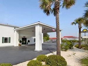 Days Inn By Wyndham Hampton Екстериор снимка